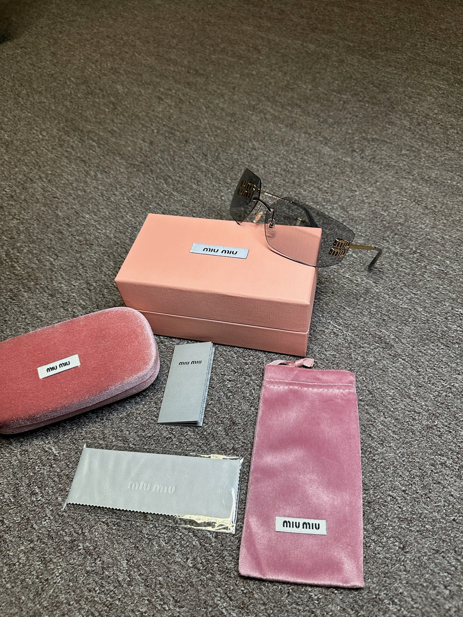Óculos de sol Miu Miu
