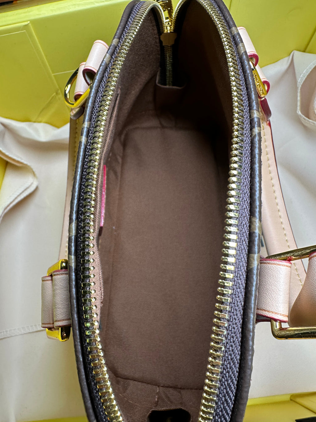 Bolsa de mão Louis Vuitton Alma BB monograma PVC couro marrom