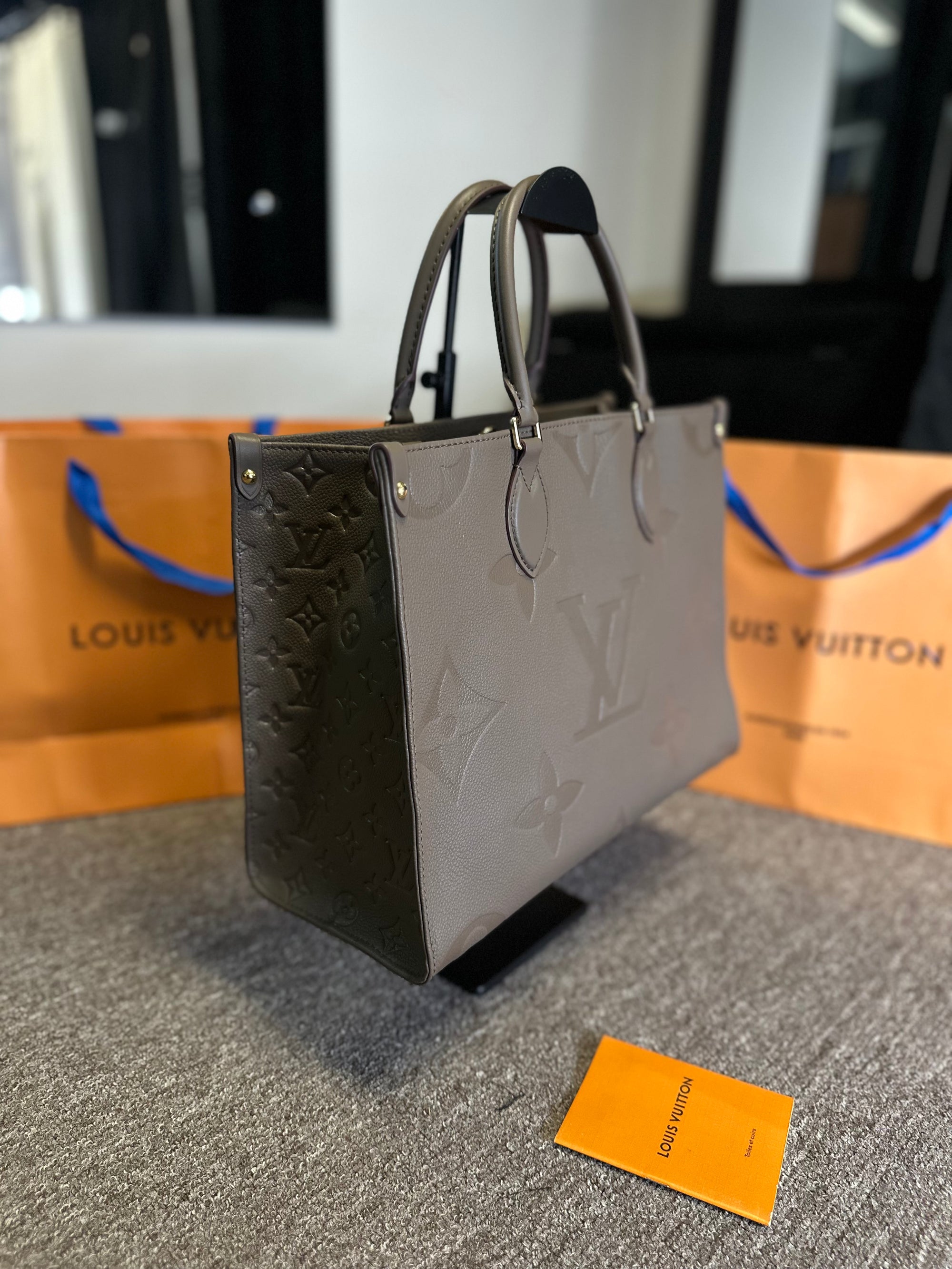 Bolsa LV OnTheGo - Couro Monogram Empreinte