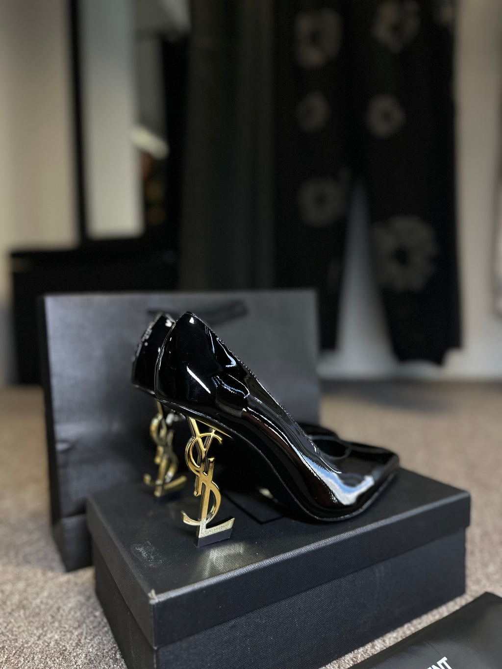 Salto YSL SCARPIN OPYUM EM COURO ENVERNIZADO