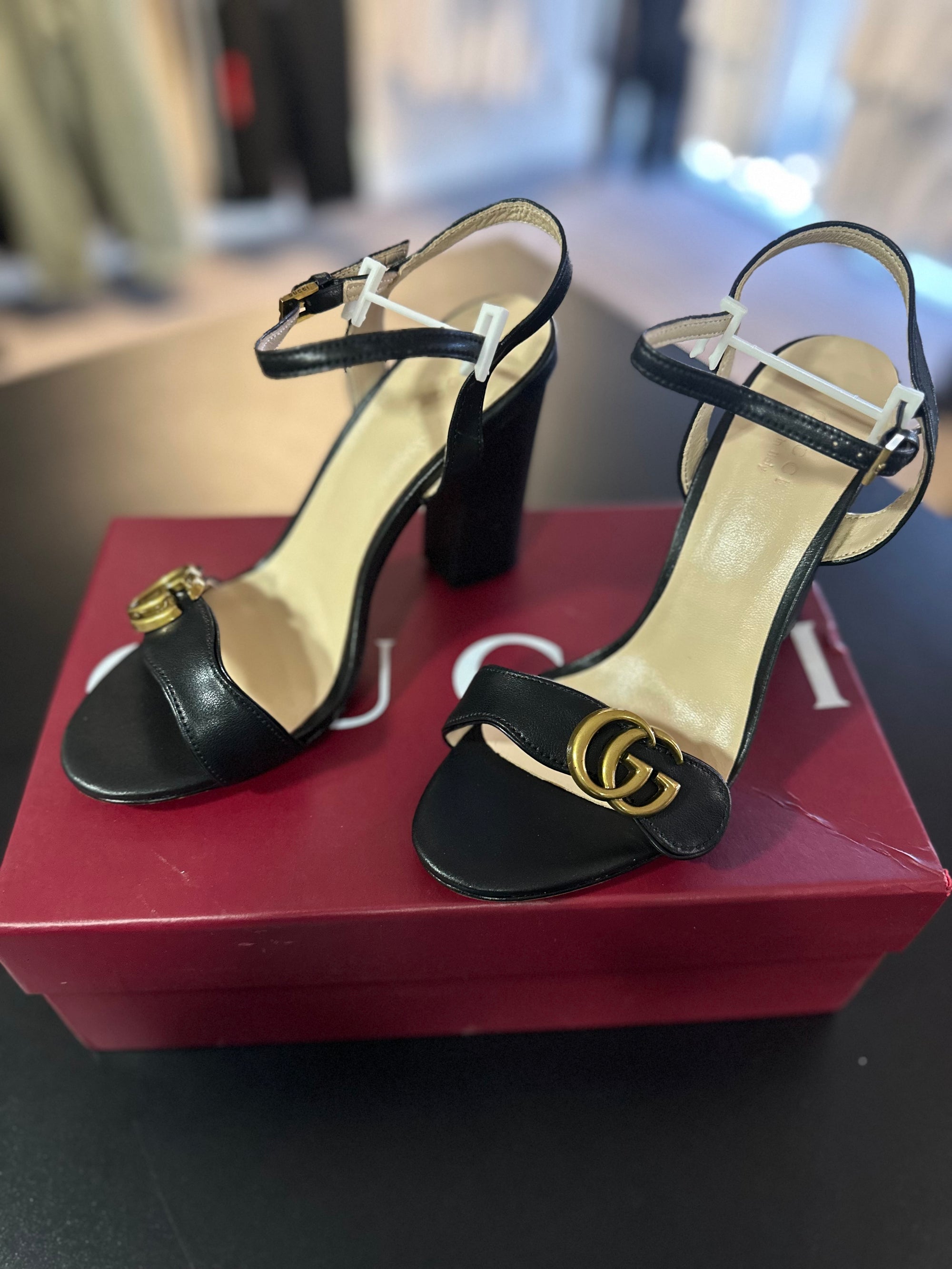 Salto Sandália Gucci GG Marmont