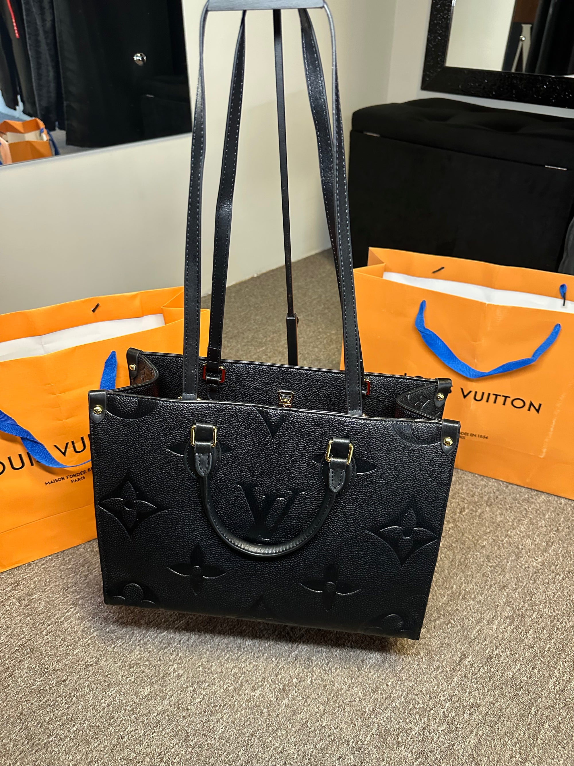 Bolsa LV On the Go Monograma Preta