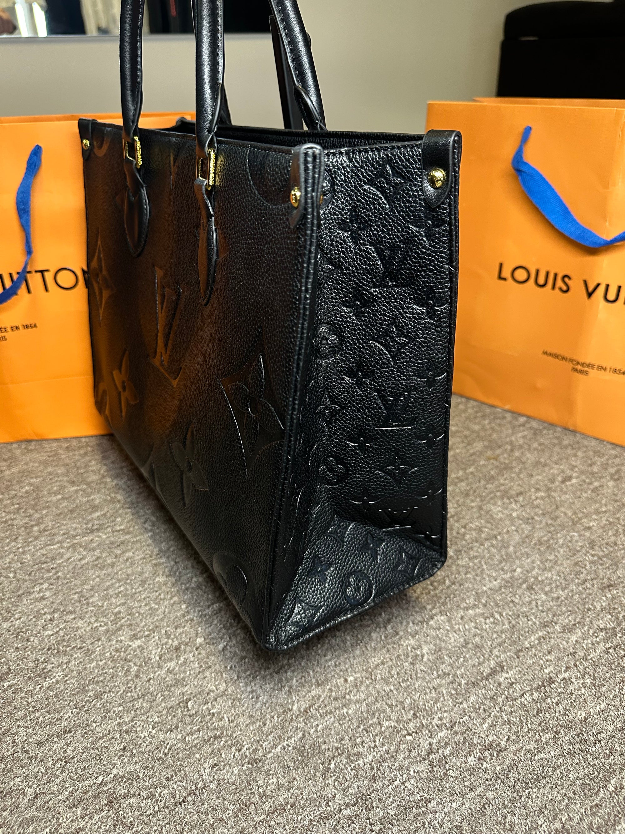 Bolsa LV On the Go Monograma Preta