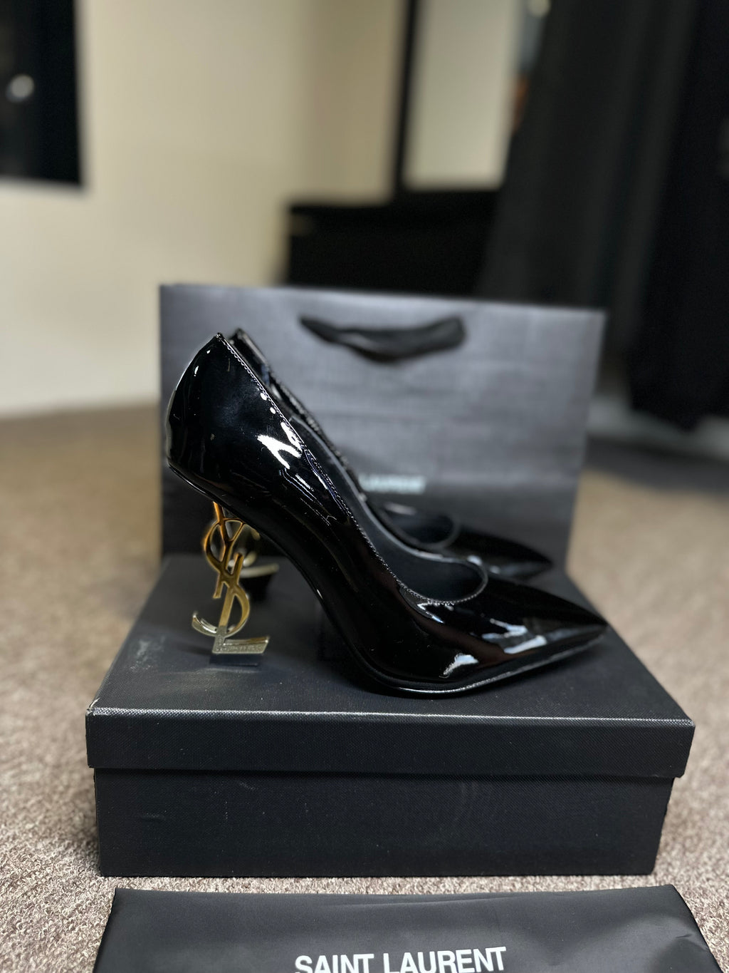 Salto YSL SCARPIN OPYUM EM COURO ENVERNIZADO